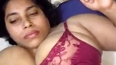 *FAVOURITE* - AUNTY DOESNT LOOK PLEASED