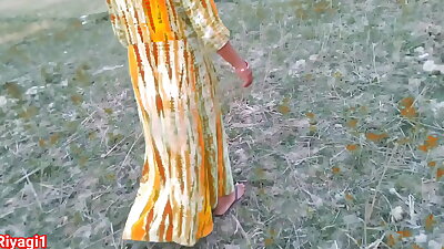 Desi Bhabhi from the village and shooting her outdoor and brought her home sex