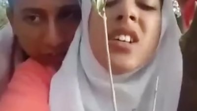 Desi beautiful southeli behan Latifa fuck bhai hakib outdoor doogy hijab